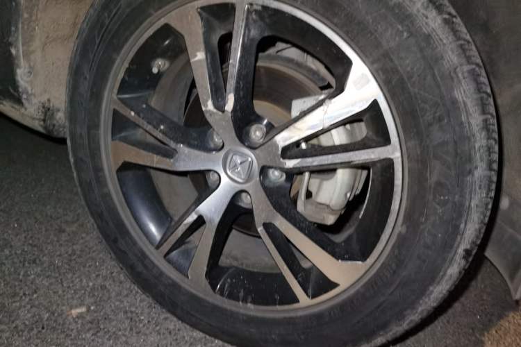 Used JMC Yusheng S330 2016 1.5L GTDi Automatic Two-Wheel Drive Prestige Edition Right Front Wheel Hub