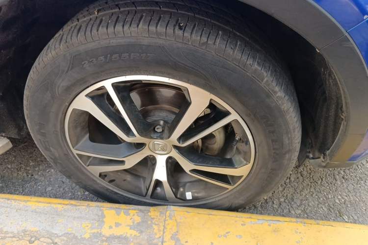 Used JMC Yusheng S330 2016 1.5L GTDi Automatic Two-Wheel Drive Prestige Edition Right Front Wheel Hub
