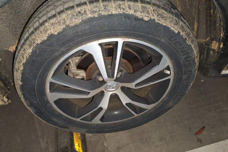 Used JMC Yusheng S330 2016 1.5L GTDi Automatic Two-Wheel Drive Fashion Edition Right Front Wheel Hub