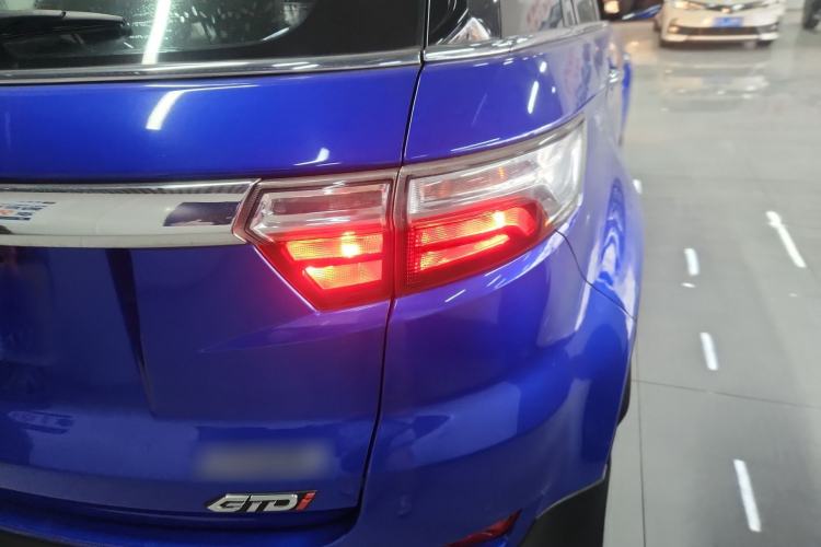 Used JMC Yusheng S330 2016 1.5L GTDi Automatic Two-Wheel Drive Prestige Edition Right Rear Taillight