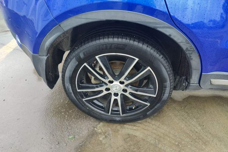 Used JMC Yusheng S330 2016 1.5L GTDi Automatic Two-Wheel Drive Flagship Edition Right Rear Wheel Hub