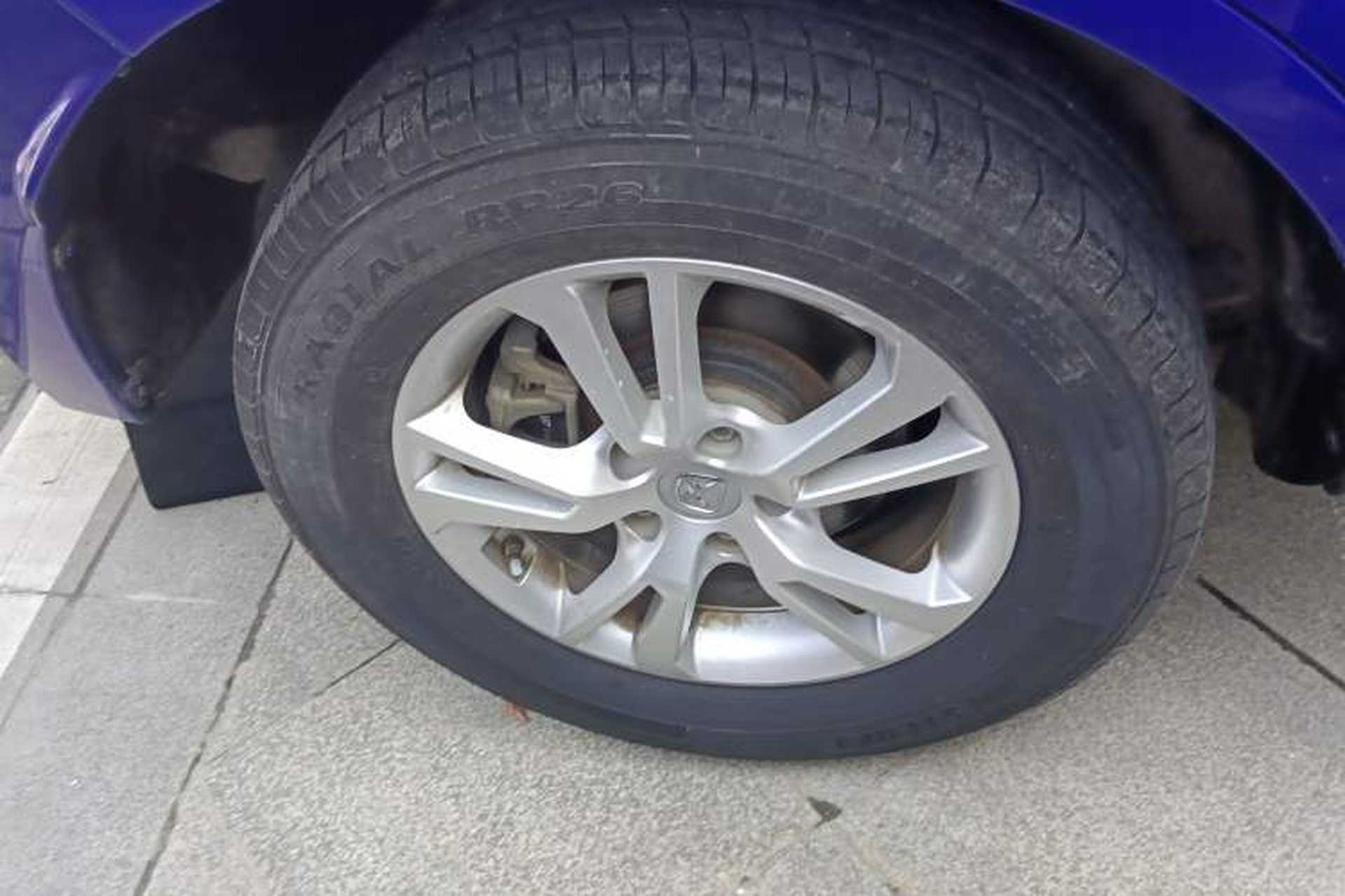 Used JMC Yusheng S330 2016 1.5L GTDi Automatic Two-Wheel Drive Comfort Edition Right Rear Wheel Hub