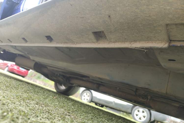 Used JMC Yusheng S330 2016 1.5L GTDi Automatic Two-Wheel Drive Flagship Edition Right Side Sill