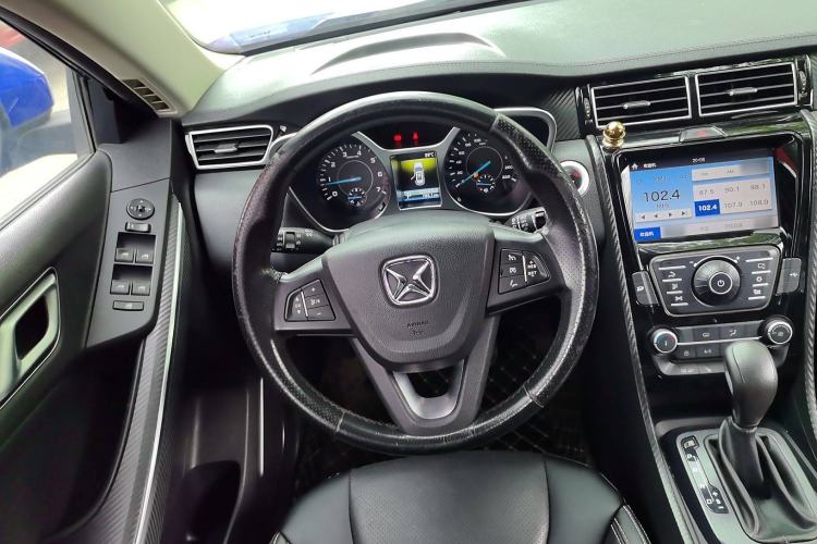 Used JMC Yusheng S330 2016 1.5L GTDi Automatic Two-Wheel Drive Fashion Edition Steering Wheel