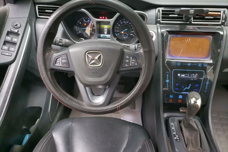 Used JMC Yusheng S330 2016 1.5L GTDi Automatic Two-Wheel Drive Flagship Edition Steering Wheel