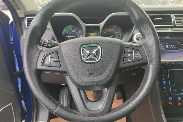 Used JMC Yusheng S330 2016 1.5L GTDi Automatic Two-Wheel Drive Flagship Edition Steering Wheel