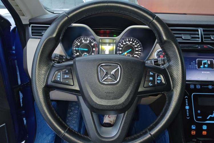 Used JMC Yusheng S330 2016 1.5L GTDi Automatic Two-Wheel Drive Flagship Edition Steering Wheel