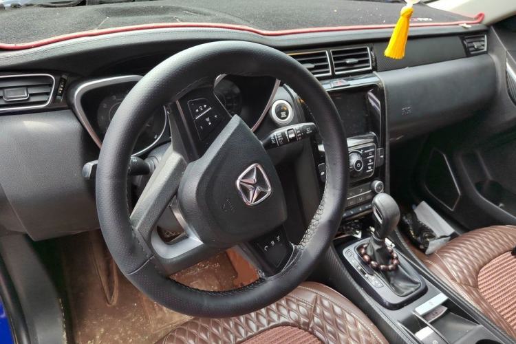 Used JMC Yusheng S330 2016 1.5L GTDi Automatic Two-Wheel Drive Prestige Edition Steering Wheel