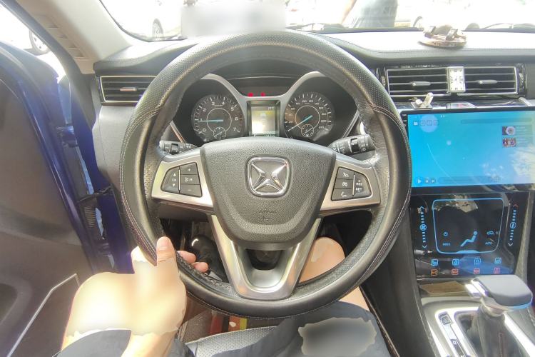 Used JMC Yusheng S330 2016 1.5L GTDi Automatic Two-Wheel Drive Flagship Edition Steering Wheel
