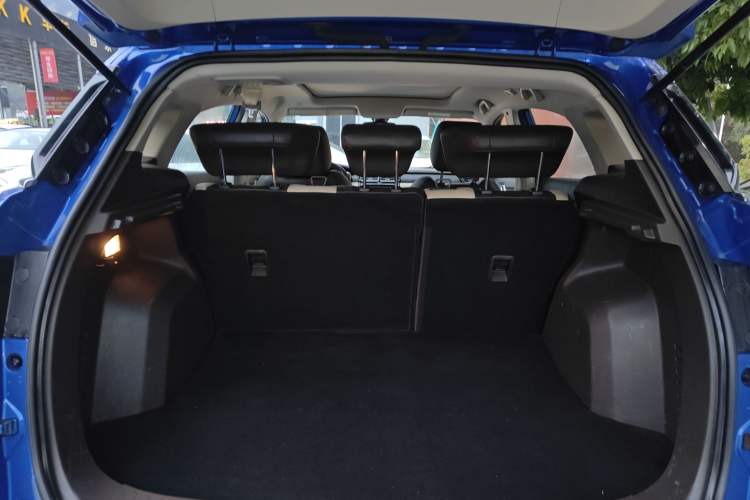 Used JMC Yusheng S330 2016 1.5L GTDi Automatic Two-Wheel Drive Flagship Edition Trunk
