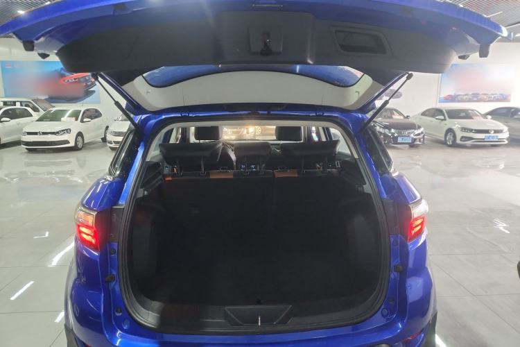 Used JMC Yusheng S330 2016 1.5L GTDi Automatic Two-Wheel Drive Prestige Edition Trunk