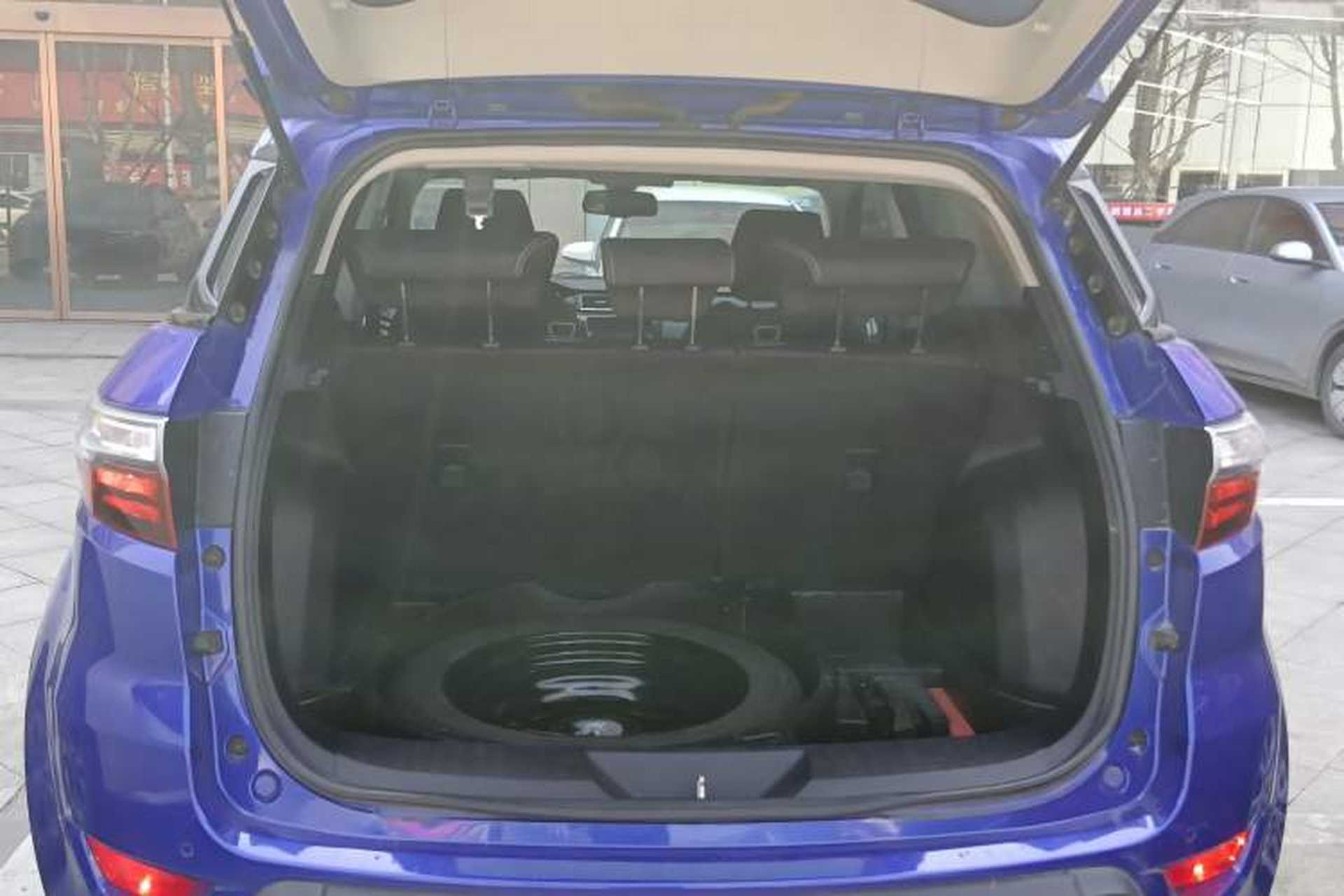 Used JMC Yusheng S330 2016 1.5L GTDi Automatic Two-Wheel Drive Comfort Edition Trunk