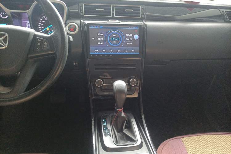 Used JMC Yusheng S330 2016 1.5L GTDi Automatic Two-Wheel Drive Comfort Edition Audio And AC Panel