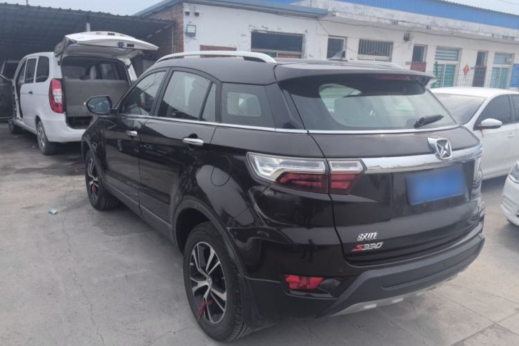 Used JMC Yusheng S330 2016 1.5L GTDi Automatic Two-Wheel Drive Fashion Edition Exterior 2