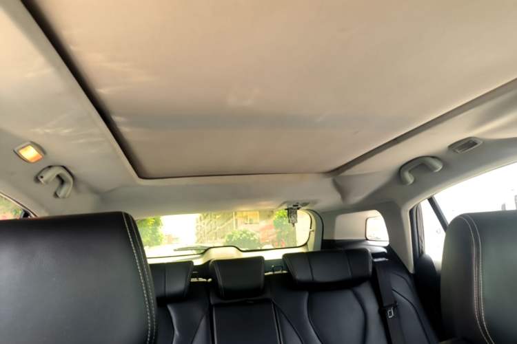 Used JMC Yusheng S330 2016 1.5L GTDi Automatic Two-Wheel Drive Prestige Edition Headliner