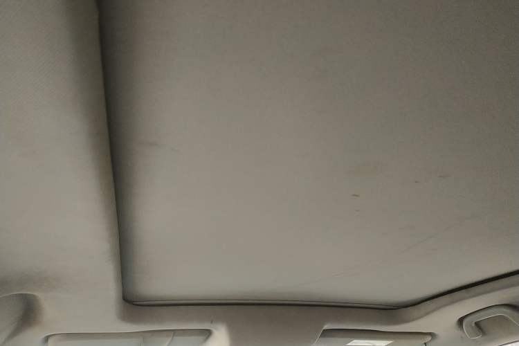 Used JMC Yusheng S330 2016 1.5L GTDi Automatic Two-Wheel Drive Prestige Edition Headliner