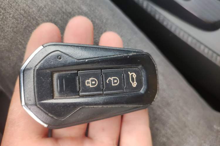 Used JMC Yusheng S330 2016 1.5L GTDi Automatic Two-Wheel Drive Prestige Edition Interior 1