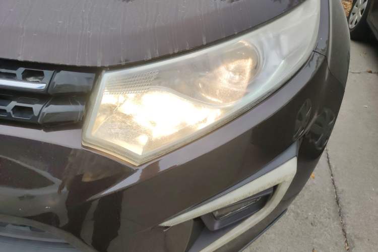Used JMC Yusheng S330 2016 1.5L GTDi Automatic Two-Wheel Drive Prestige Edition Left Front Headlight