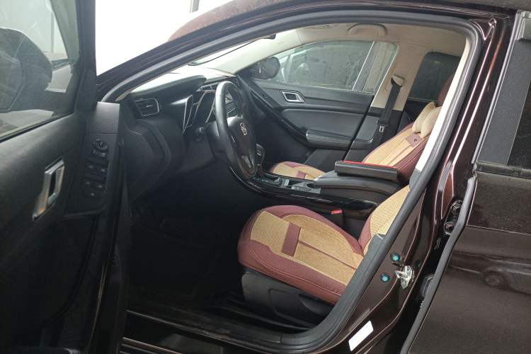 Used JMC Yusheng S330 2016 1.5L GTDi Automatic Two-Wheel Drive Comfort Edition Left Front Seat