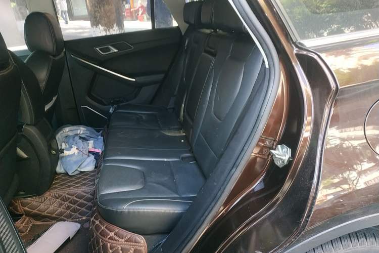 Used JMC Yusheng S330 2016 1.5L GTDi Automatic Two-Wheel Drive Prestige Edition Left Rear Seat