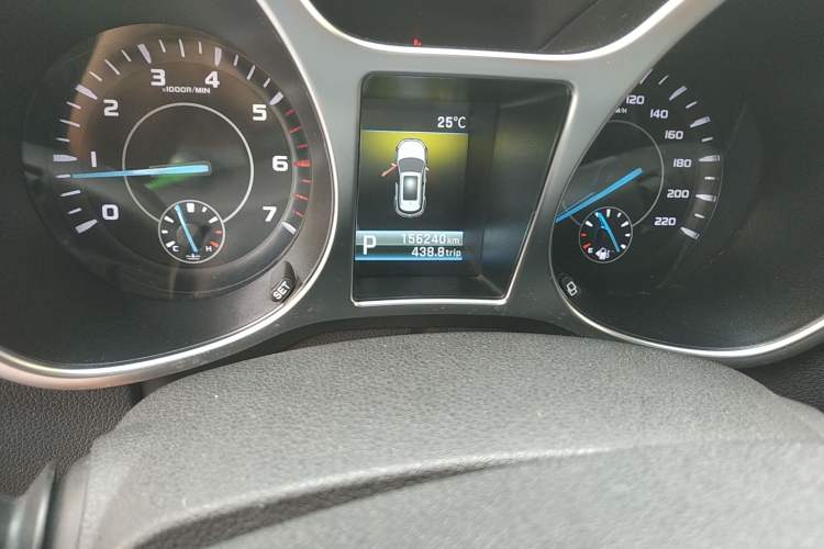 Used JMC Yusheng S330 2016 1.5L GTDi Automatic Two-Wheel Drive Prestige Edition Odometer Close Up