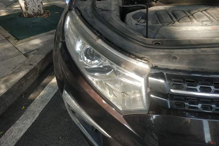 Used JMC Yusheng S330 2016 1.5L GTDi Automatic Two-Wheel Drive Prestige Edition Right Front Headlight