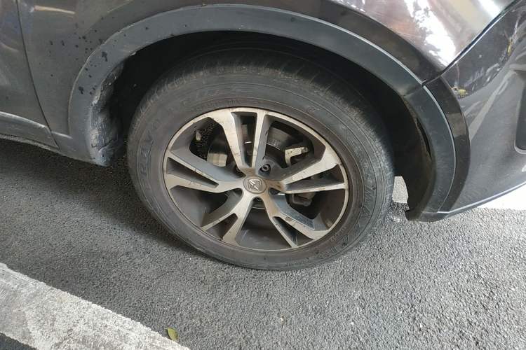 Used JMC Yusheng S330 2016 1.5L GTDi Automatic Two-Wheel Drive Prestige Edition Right Front Wheel Hub