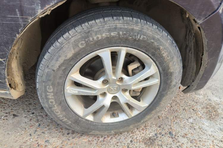 Used JMC Yusheng S330 2016 1.5L GTDi Automatic Two-Wheel Drive Prestige Edition Right Front Wheel Hub