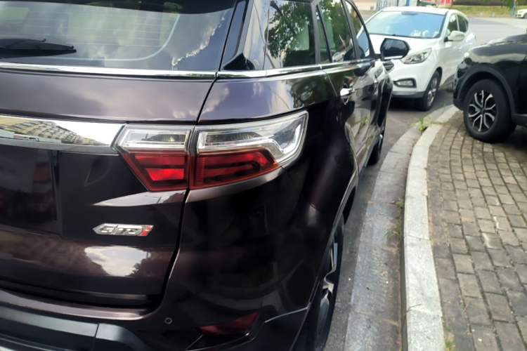 Used JMC Yusheng S330 2016 1.5L GTDi Automatic Two-Wheel Drive Prestige Edition Right Rear Taillight