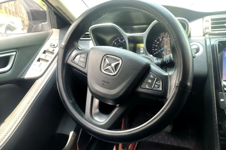 Used JMC Yusheng S330 2016 1.5L GTDi Automatic Two-Wheel Drive Prestige Edition Steering Wheel