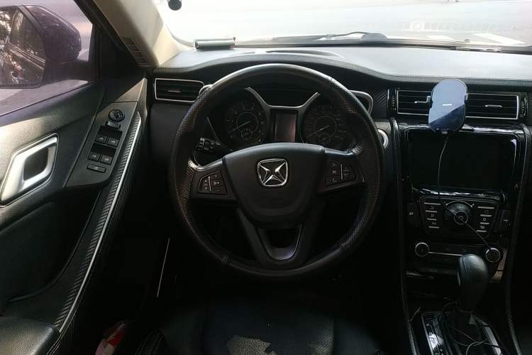 Used JMC Yusheng S330 2016 1.5L GTDi Automatic Two-Wheel Drive Prestige Edition Steering Wheel