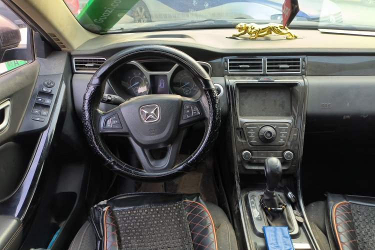 Used JMC Yusheng S330 2016 1.5L GTDi Automatic Two-Wheel Drive Prestige Edition Steering Wheel