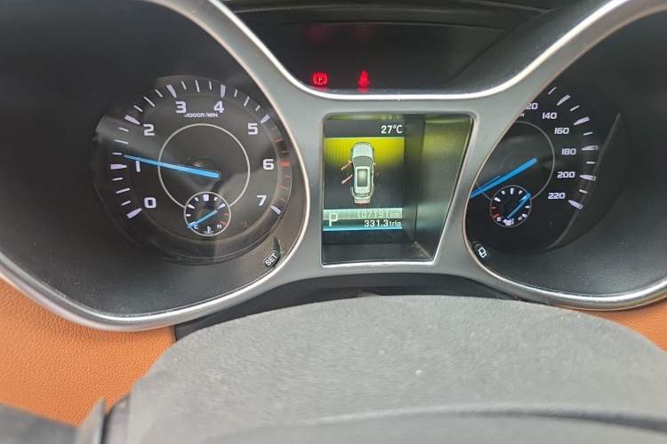 Used JMC Yusheng S330 2016 1.5L GTDi Automatic Two-Wheel Drive Fashion Edition Odometer Close Up