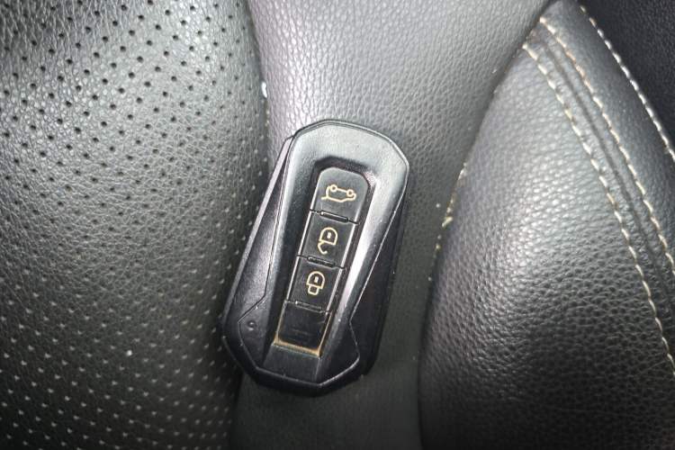 Used JMC Yusheng S330 2016 1.5L GTDi Automatic Two-Wheel Drive Prestige Edition Vehicle Key
