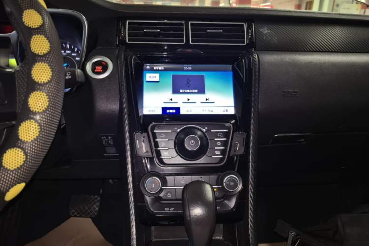 Used JMC Yusheng S330 2016 1.5L GTDi Automatic Two-Wheel Drive Prestige Edition Audio And AC Panel