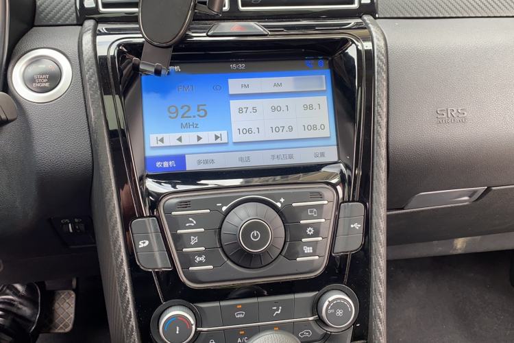 Used JMC Yusheng S330 2016 1.5L GTDi Automatic Two-Wheel Drive Fashion Edition Audio And AC Panel