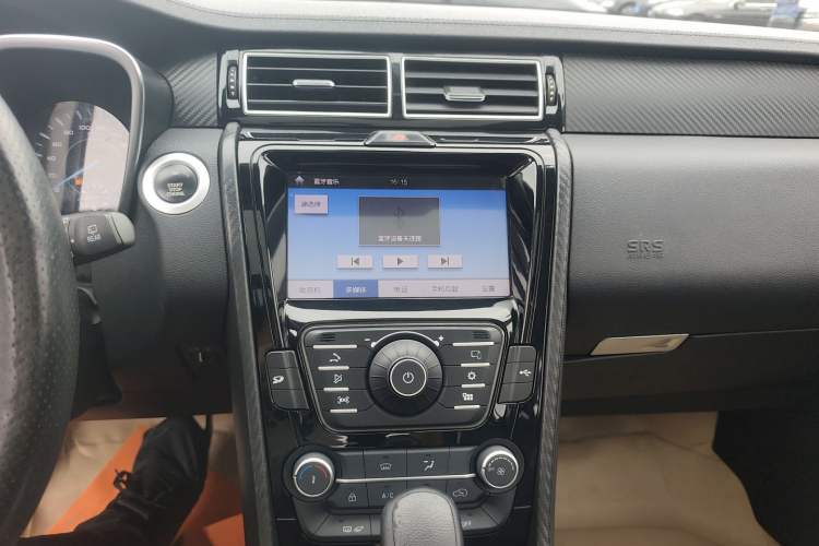 Used JMC Yusheng S330 2016 1.5L GTDi Automatic Two-Wheel Drive Prestige Edition Audio And AC Panel