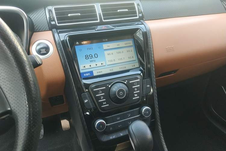 Used JMC Yusheng S330 2016 1.5L GTDi Automatic Two-Wheel Drive Prestige Edition Audio And AC Panel