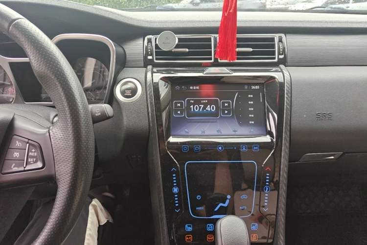 Used JMC Yusheng S330 2016 1.5L GTDi Automatic All-Wheel-Drive Flagship Edition Audio And AC Panel