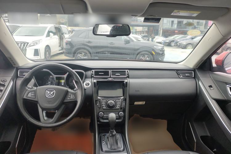 Used JMC Yusheng S330 2016 1.5L GTDi Automatic Two-Wheel Drive Prestige Edition Center Console