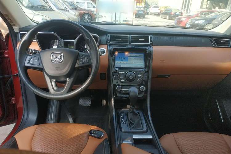 Used JMC Yusheng S330 2016 1.5L GTDi Automatic Two-Wheel Drive Prestige Edition Center Console