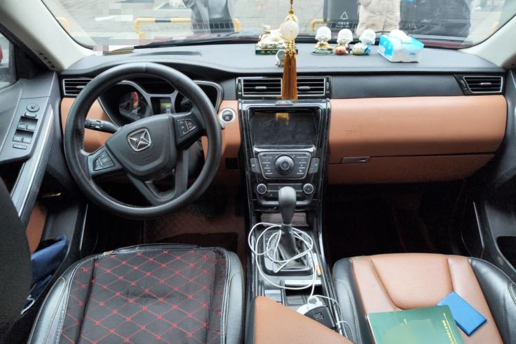 Used JMC Yusheng S330 2016 1.5L GTDi Automatic Two-Wheel Drive Prestige Edition Center Console