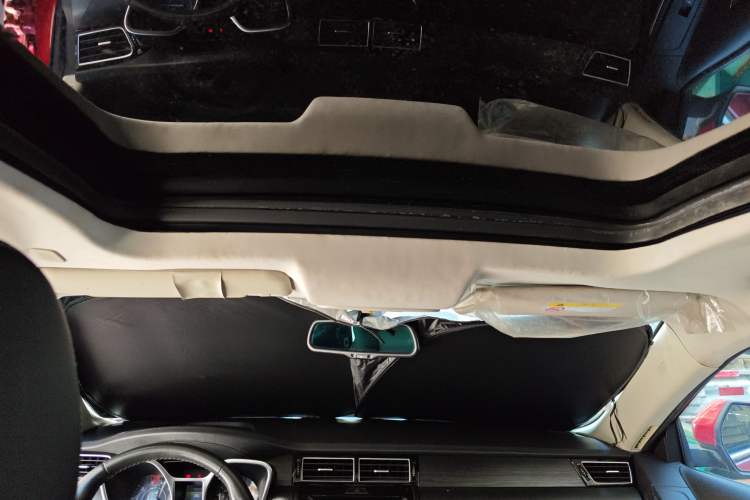Used JMC Yusheng S330 2016 1.5L GTDi Automatic Two-Wheel Drive Flagship Edition Headliner