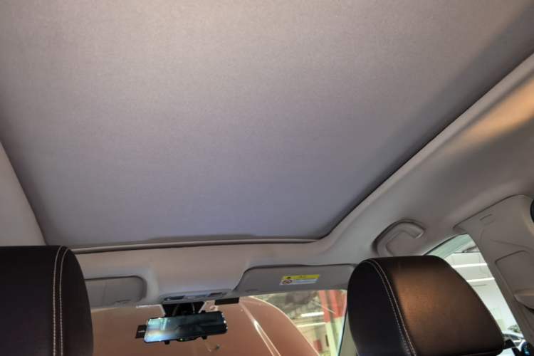 Used JMC Yusheng S330 2016 1.5L GTDi Automatic Two-Wheel Drive Prestige Edition Headliner