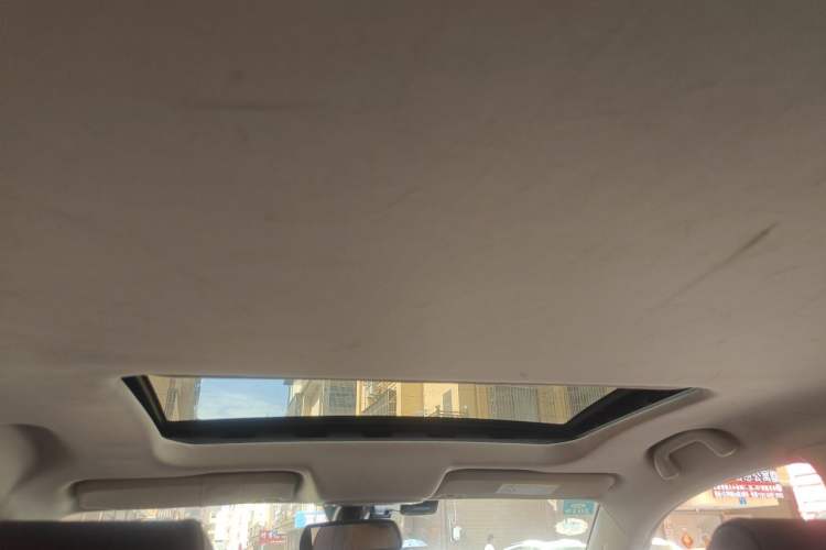 Used JMC Yusheng S330 2016 1.5L GTDi Automatic Two-Wheel Drive Fashion Edition Headliner