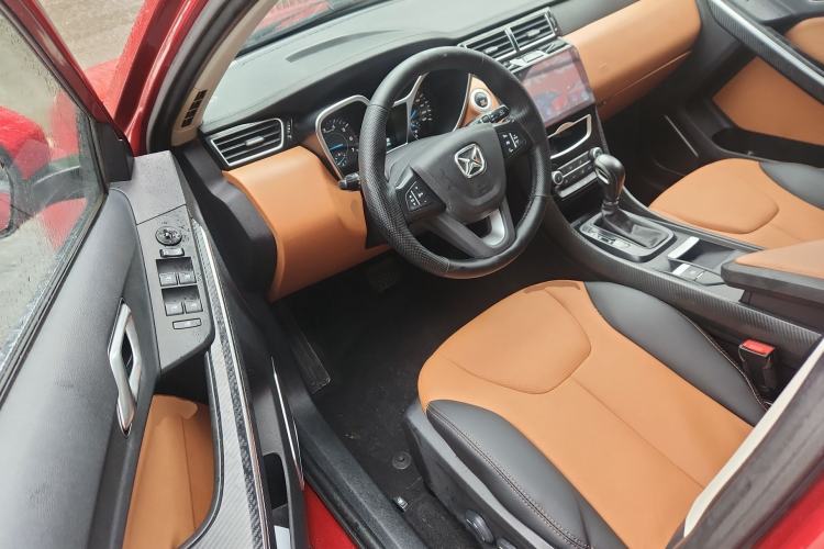 Used JMC Yusheng S330 2016 1.5L GTDi Automatic Two-Wheel Drive Fashion Edition Interior 3