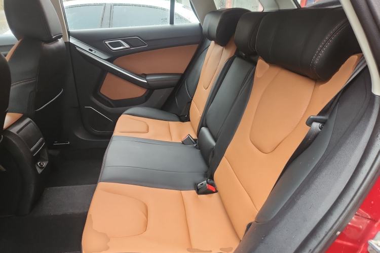 Used JMC Yusheng S330 2016 1.5L GTDi Automatic Two-Wheel Drive Fashion Edition Interior 4