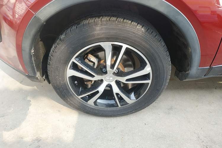 Used JMC Yusheng S330 2016 1.5L GTDi Automatic Two-Wheel Drive Prestige Edition Left Front Wheel Hub
