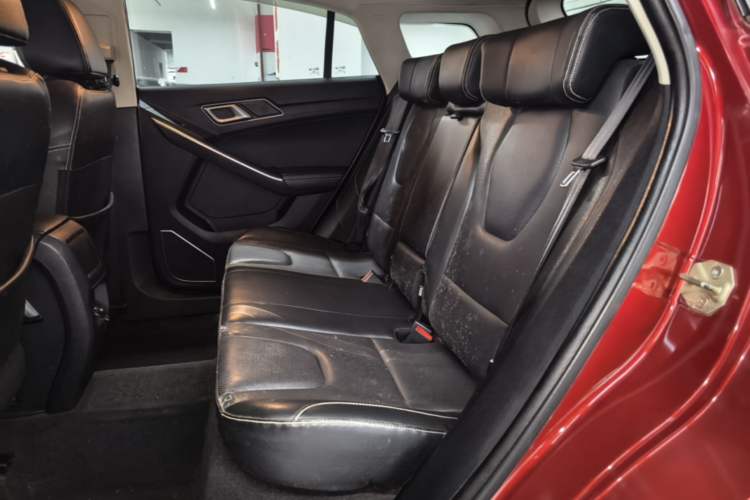 Used JMC Yusheng S330 2016 1.5L GTDi Automatic Two-Wheel Drive Prestige Edition Left Rear Seat