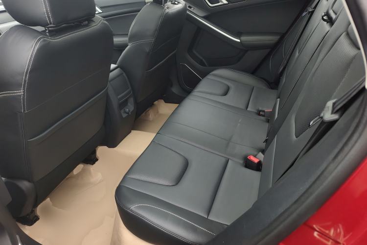 Used JMC Yusheng S330 2016 1.5L GTDi Automatic Two-Wheel Drive Prestige Edition Left Rear Seat